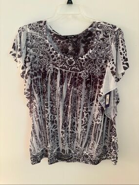 Apt. 9 Black & White Floral Scroll Flutter Sleeve Blouse